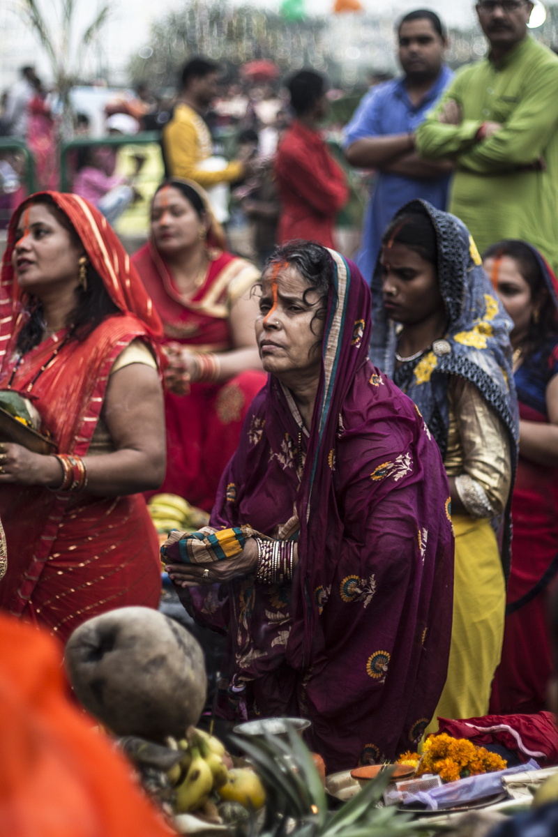 indian festival, chhath, casual clothing, large group of people, day, crowd, praying, real people, people, celebration, traditional clothing, men, lifestyles