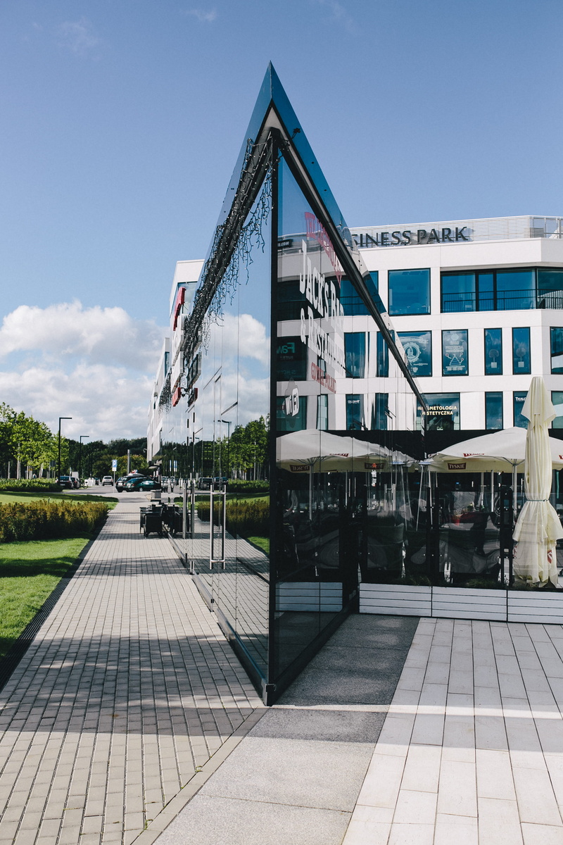 text, modern, whiskey, sky, nature, Restaurant, city, Bar, building, urban Scene, Poland, rail transportation, facade, 4K, footpath, Gdynia, architecture