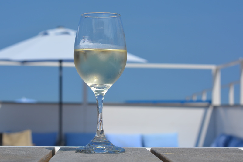 shallow, photography, 4K, wineglass, water, food and drink, beach bar, day, glass, transparent, white wine, drink, focus, summer, blue beach blankenberge