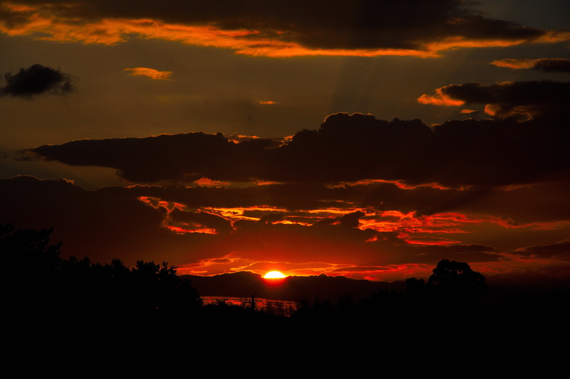 tranquil scene, 5K, daybreak, outdoors, sunrise, awe, landscape, sun, environment, idyllic, silhouette, dramatic sky, nature, dawn, sunlight, romantic sky