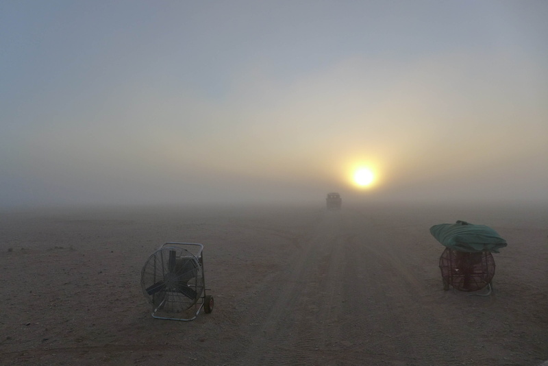 desert, beauty in nature, scenics - nature, daybreak, land, real people, lifestyles, unrecognizable person, sunrise, 2K, people, tranquility, environment