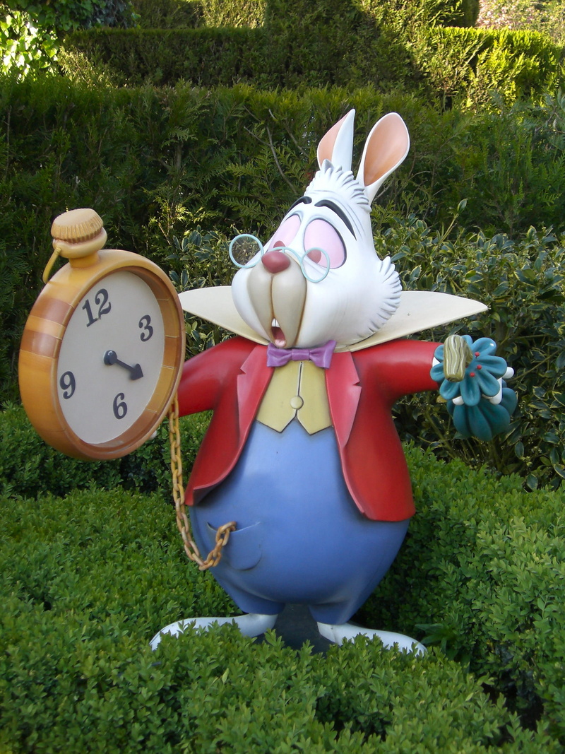 on time, hurry, creativity, Time, human representation, statue, art and craft, character, bizarre, one man only, animal representation, representation