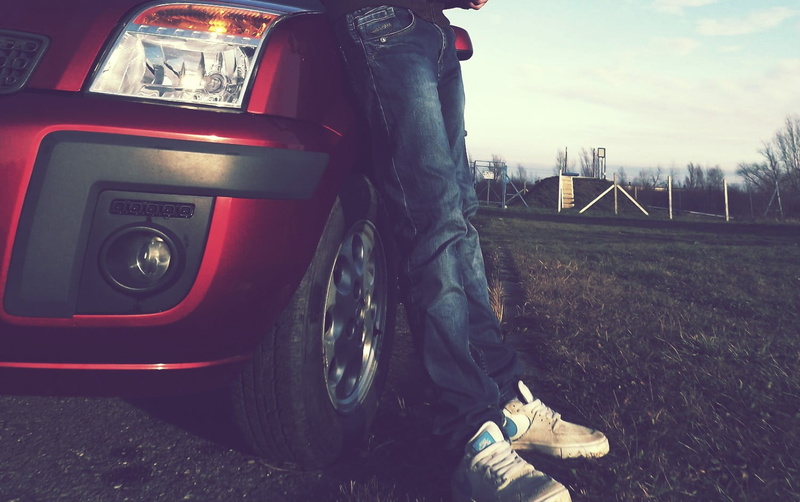 field, human leg, real people, ford fusion, Ford, wheel, motor vehicle, luxury, travel, mode of transportation, land, nature, day, Nike, person, 720P