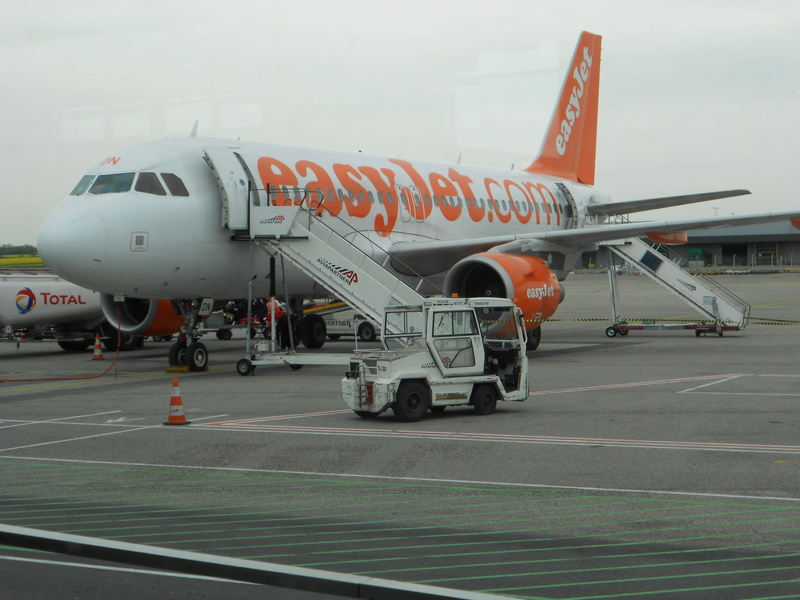 day, sky, supply, aerospace industry, runway, nature, airport, travel, taxiway, transportation, 2K, arrival, aircraft, road, passenger boarding bridge
