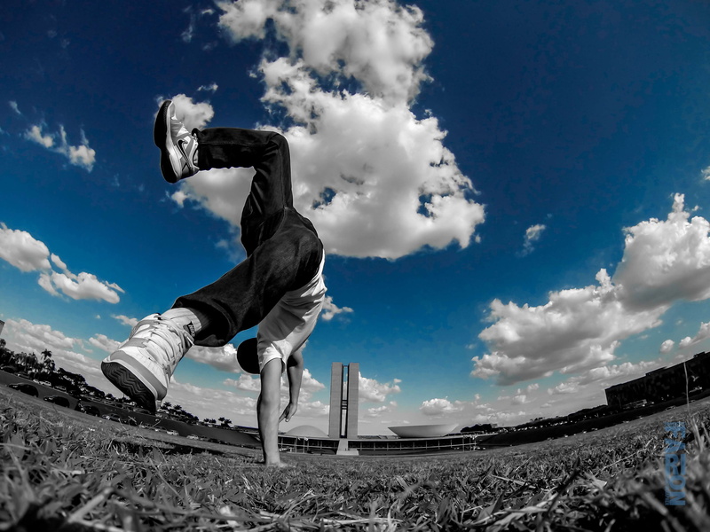 young adult, nature, outdoors, day, brasilia, back flip, land, grass, leisure activity, performance, field, jump, jumper, parkour, gopro, real people, casual clothing