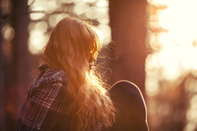 atmospheric, people, person, fun, rear view, outdoors, photography, portrait, blond hair, one person, woman, care, leisure, sky, summer, back lit, dom