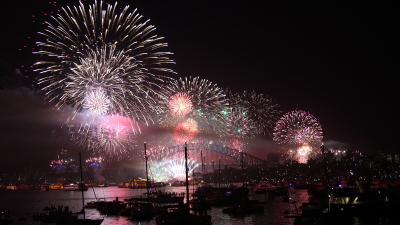 explosive material, night, public event, sydney harbor bridge, boat, 5K, australia, ships, pyrotechnics, sydney, fireworks, bridge, event, new year, festival