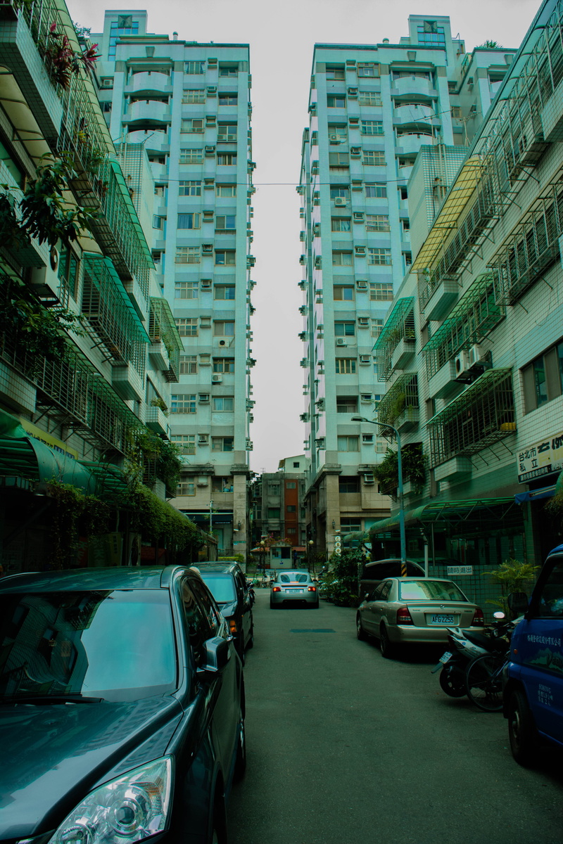 land vehicle, car, nature, motor vehicle, no people, skyscraper, city, building, street, office building exterior, buliding, residential district, architecture