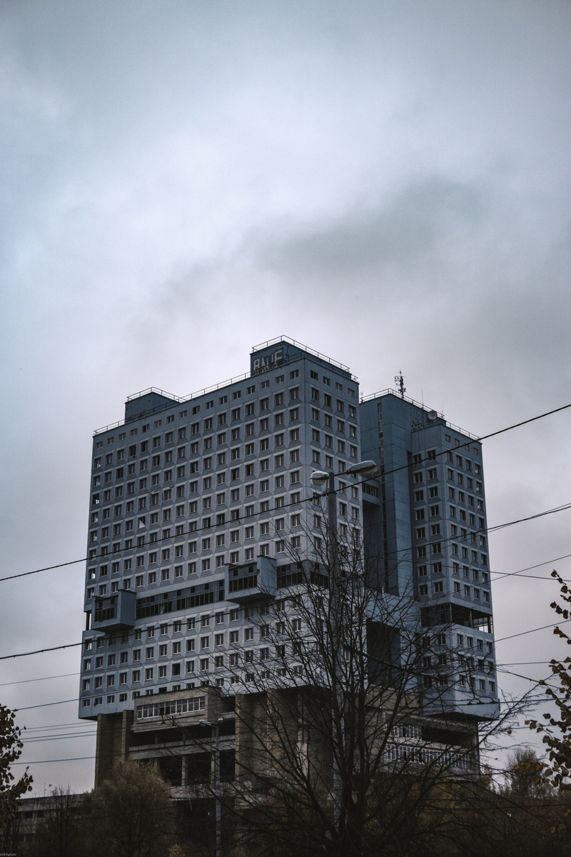 residential district, city, abandoned house, skyscraper, built structure, industry, 5K, low angle view, gray sky, office building exterior, architecture