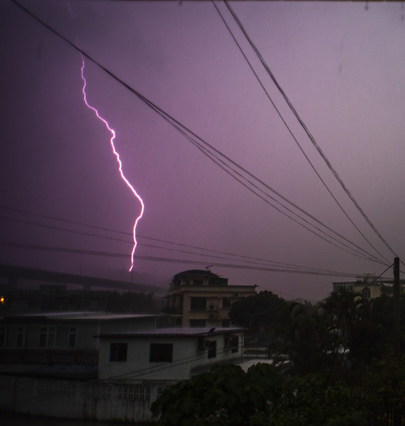 lighting strike, 1080P, nature, bulidings, lighting, storm, purple, warning sign, sky, thunderstorm, beauty in nature, dramatic sky, architecture, power