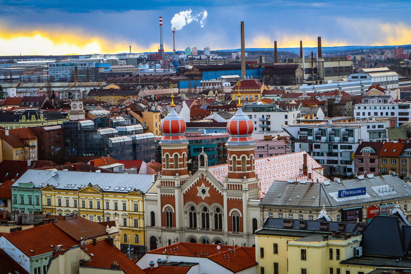 outdoors, czech republic, city, roof, 5K, architecture, place of worship, belief, cityscape, nature, crowd, colorful, spirituality, crowded, building