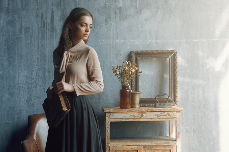 засохшие цветы, pose, Наталия Янкелевич, book, girl, mood, iron, 4K, frame, Lydia Samodurova