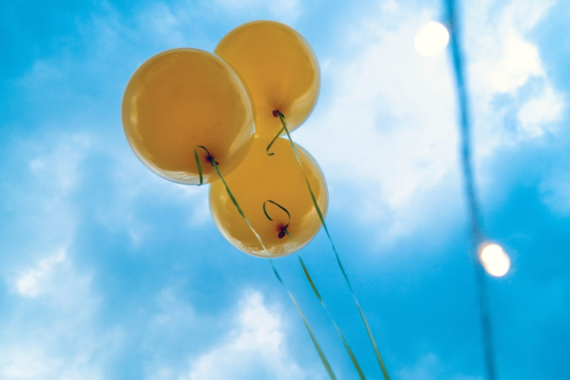 sky, balloon, helium, sony, balloons, colombia, blue, 5K, string, event, outdoors, freedom, sony alpha, tumblr, yellow, ballons, nature, multi colored