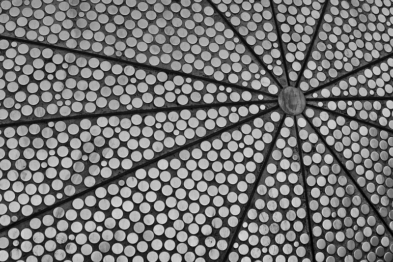 hole, aluminium, full frame, building, circle, stained glass, art, close-up, 2K, no people, umbrella, ceiling, built structure, design, arch, back, backgrounds