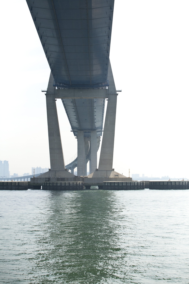 engineering, sea legs, 4K, built structure, underneath, low angle view, sea, river, bridge, connection, korea, outdoors, architectural column, sky, building exterior