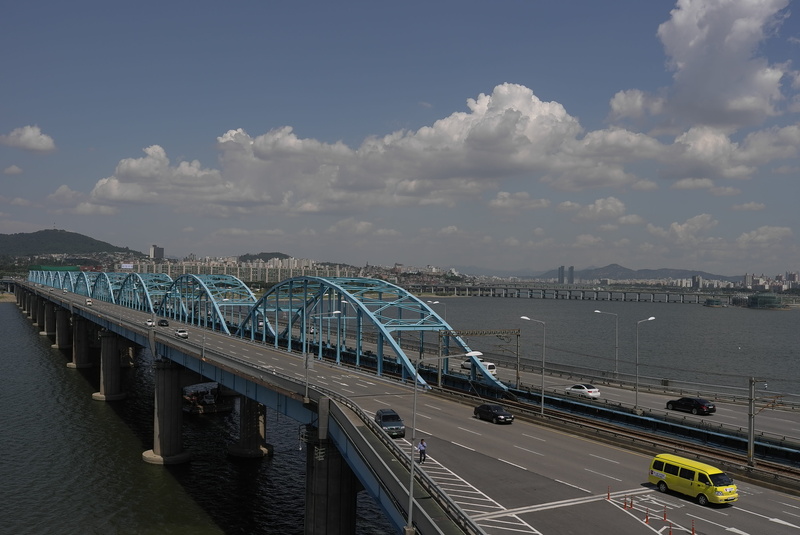 gil, cloud - sky, built structure, water, high angle view, modern, bridge, river, day, transportation, seoul, building exterior, travel, city, korea, connection