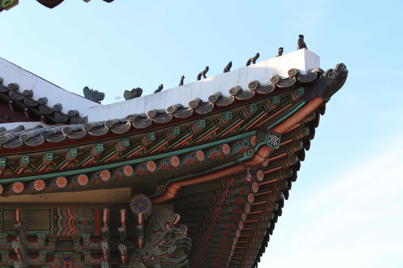 sky, belief, korea, nature, roof tile, eaves, roof, art and craft, low angle view, building exterior, outdoors, 4K, no people, animal, gyeongbokgung, day