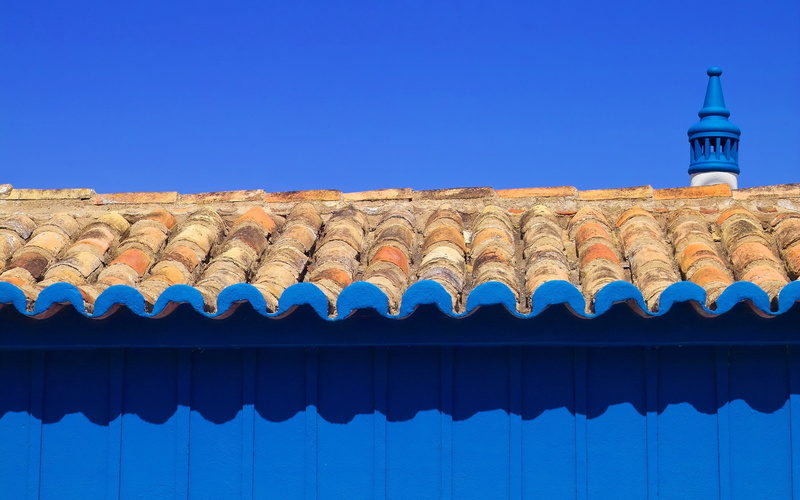2K, terracotta, architecture, roof, house, outdoors, bricks, day, no people, building, coating, copy space, pattern, eaves, cultures, low angle view, old