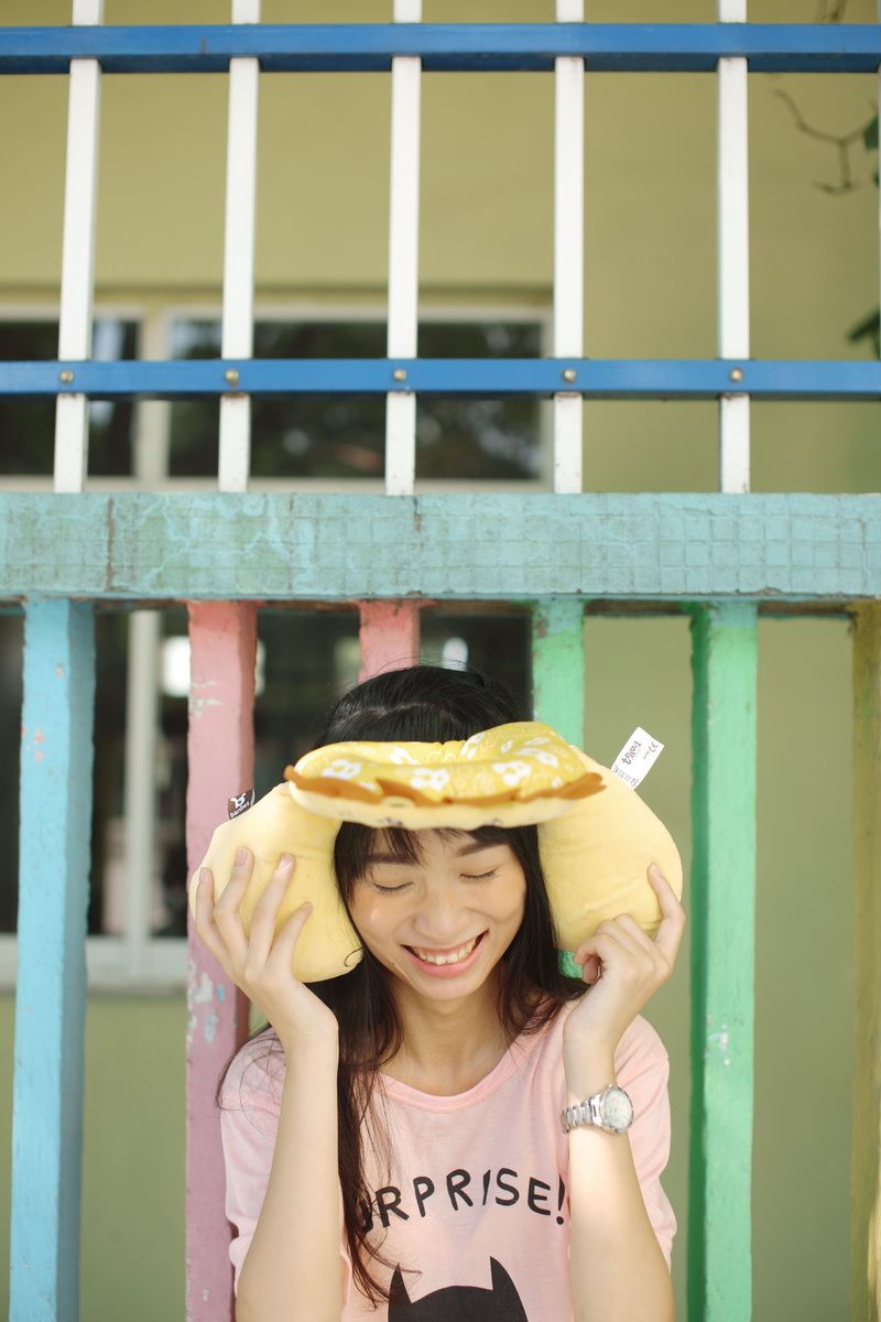 one person, happiness, front view, lifestyles, yong, standing, innocence, 5K, hair, smiling, looking at camera, child, eighteen, headshot, women, hairstyle