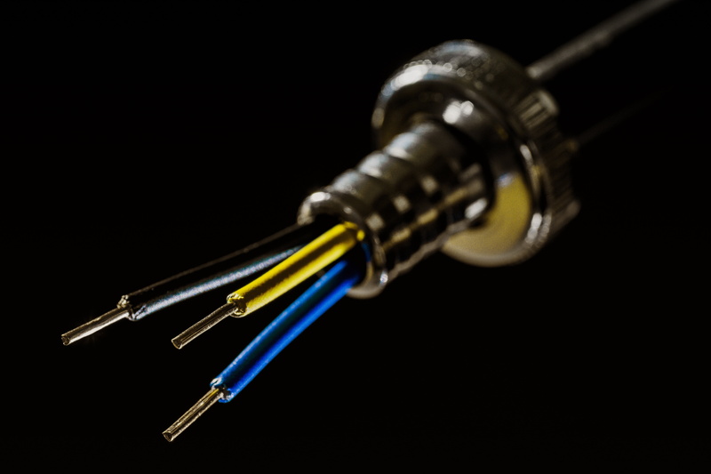 arts culture and entertainment, single object, electrical wires, 5K, macro, two objects, close-up, communication, wire insulation, black, wires, black color