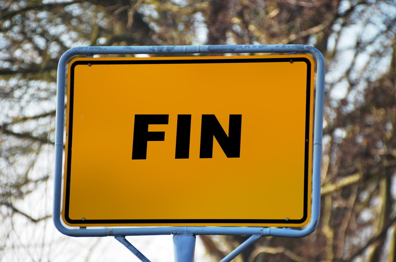 sign, end, nature, close-up, arrow symbol, finish, 2K, symbol, outdoors, communication, road sign, note, focus on foreground, direction, way out, yellow