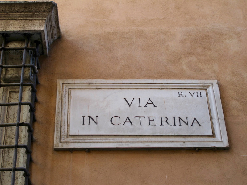message, architecture, street name, City, building exterior, western script, building, close-up, wall, non-western script, Italian, information, information sign