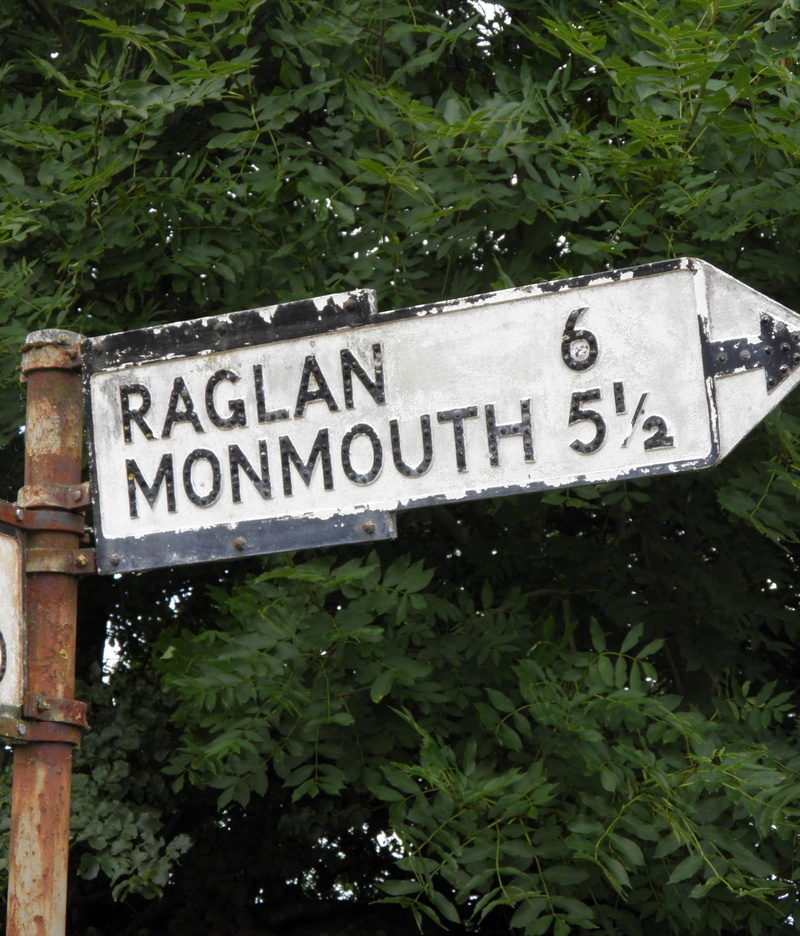 information, destination, Road Sign, message, 1080P, post signpost, Vintage, nature, green color, miles, leaf, drive, sign, raglan, direction, guidepost