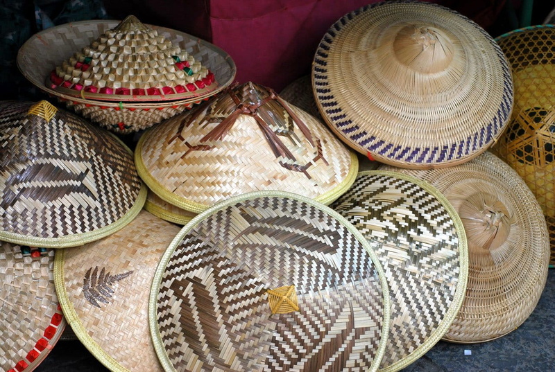 still life, food and drink, high angle view, basket, close-up, Conical, chinese food, indoors, rice, Paddy, market, pattern, no people, Hats, Rice, group of objects