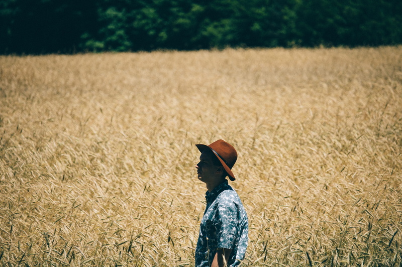 females, white, three quarter length, clothing, outdoors, field, rear view, plant, 5K, one Person, farm, people, hat, landscape, lifestyles, day, straw