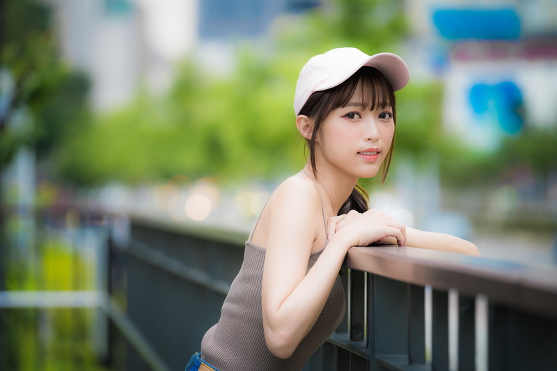 outdoors, casual clothing, side view, railing, looking at viewer, looking at camera, beauty, brunette, day, smiling, Asian, young women, young adult, beautiful woman