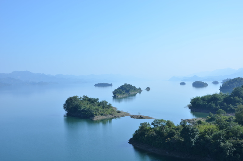 non-urban scene, outdoors, landscape, tree, copy space, sky, nature, blue, scenics, waterside, lake, tranquil scene, mountain, scenics - nature, sea, idyllic