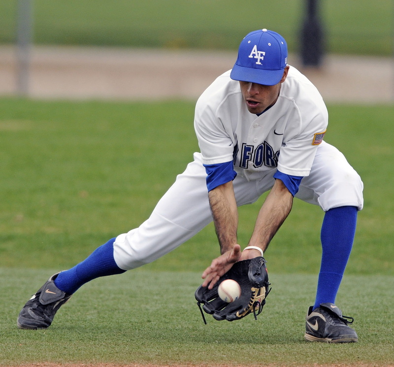 playing, full length, clothing, ball, glove, hitting, game, activity, one person, Infield, helmet, men, baseball - Ball, 1080P, daytime, catching, man