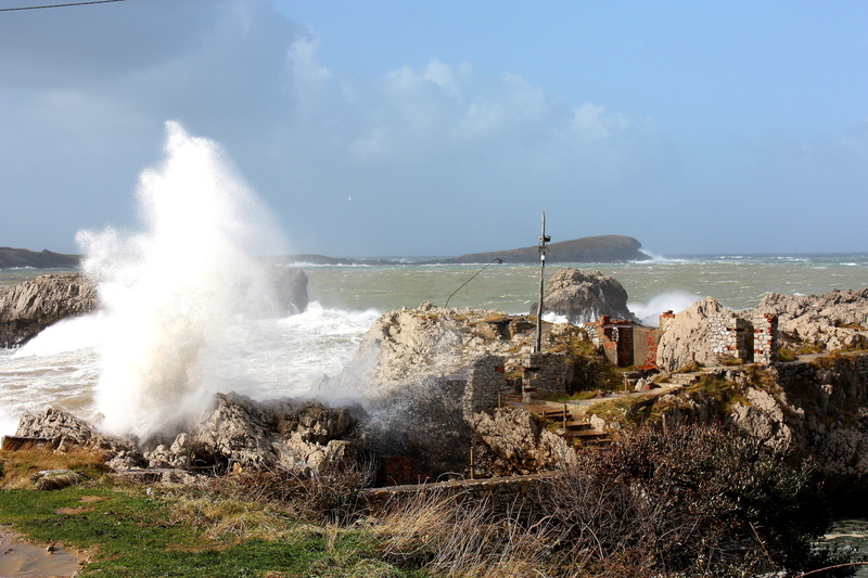 rock, breaking, seaside, sky, water, cloud - sky, ocean, spray, movement, scum, land, day, no people, landscape, hitting, splashing, power, power in nature