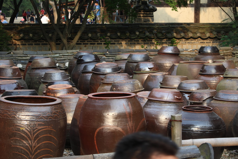 container, variation, craft, 5K, wood, for sale, retail, pottery, river, no people, in a row, nature, korean folk village, side by side, antique, large group of objects