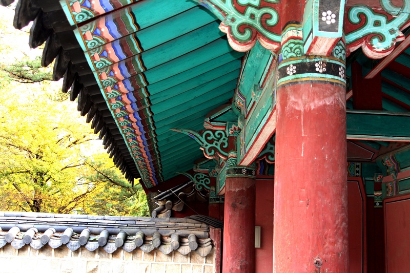 famous Place, temple - Building, east Asian Culture, glyph, red, religion, industry, green color, sunlight, architecture, roof tile, metal, plant, history
