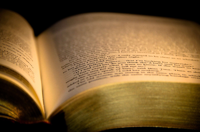 selective focus, message, text, close-up, library, no people, communication, learning, chapter, studio shot, information, focus, paper, studying, study