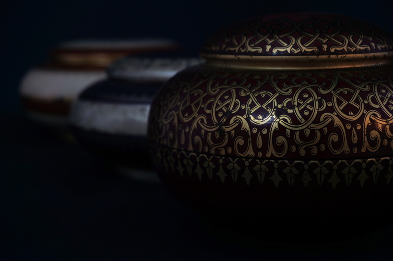 photo, metal box, container, close-up, history, ceramics, no people, decorative, day, luxury, urn, still life, ancient civilization, tea cup, cultures
