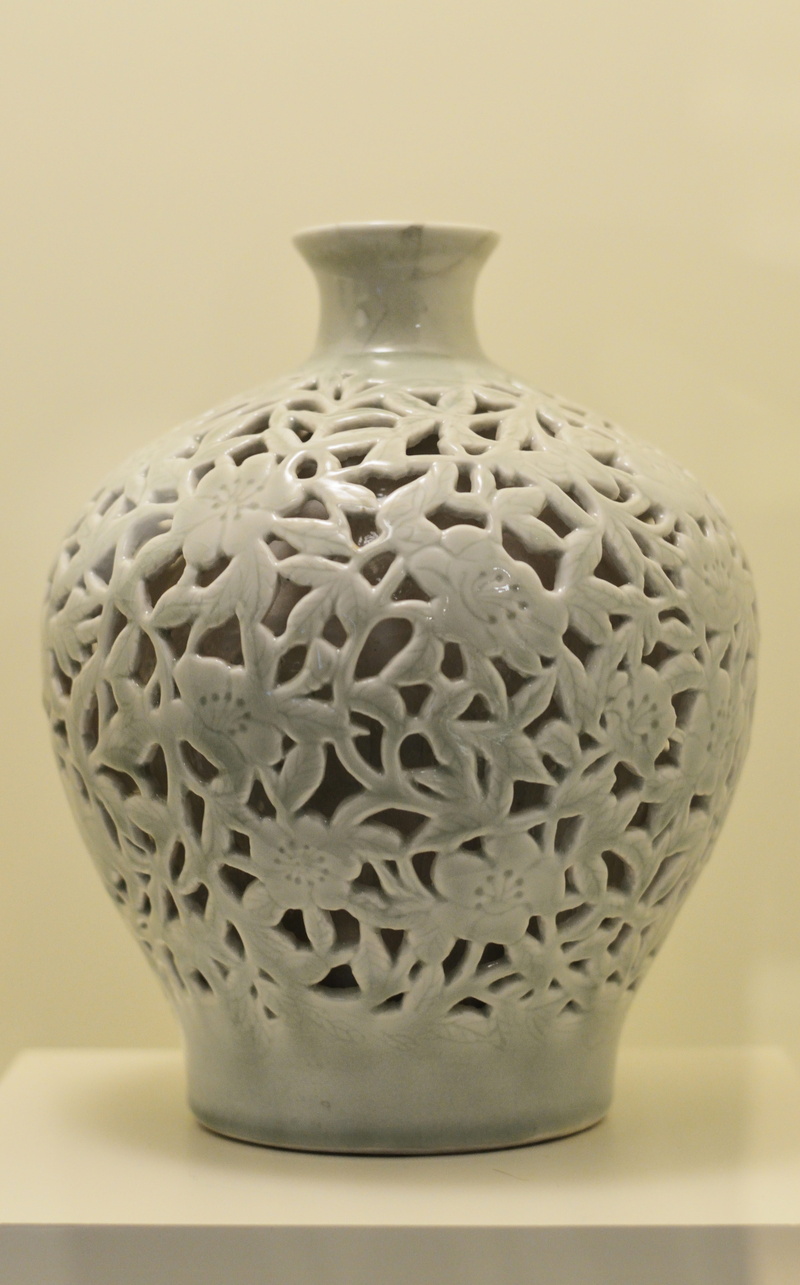 pattern, museum, porcelain, manual, pottery, no people, craft, asia, close-up, ornate, decorative urn, creativity, earthenware, single object, art and craft