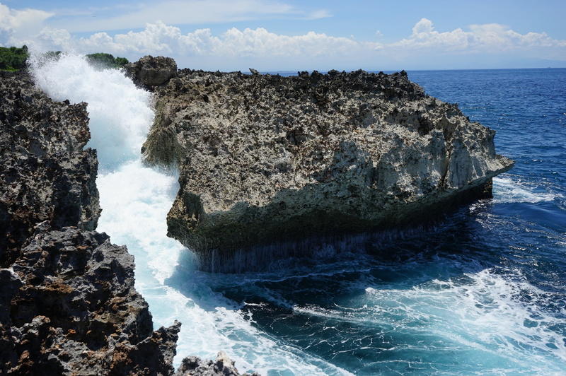beauty in nature, outdoors, view, landscape, scenery, water blow, 2K, stack rock, formation, tourism, blue sea, solid, summer, rock formation, birds, nature
