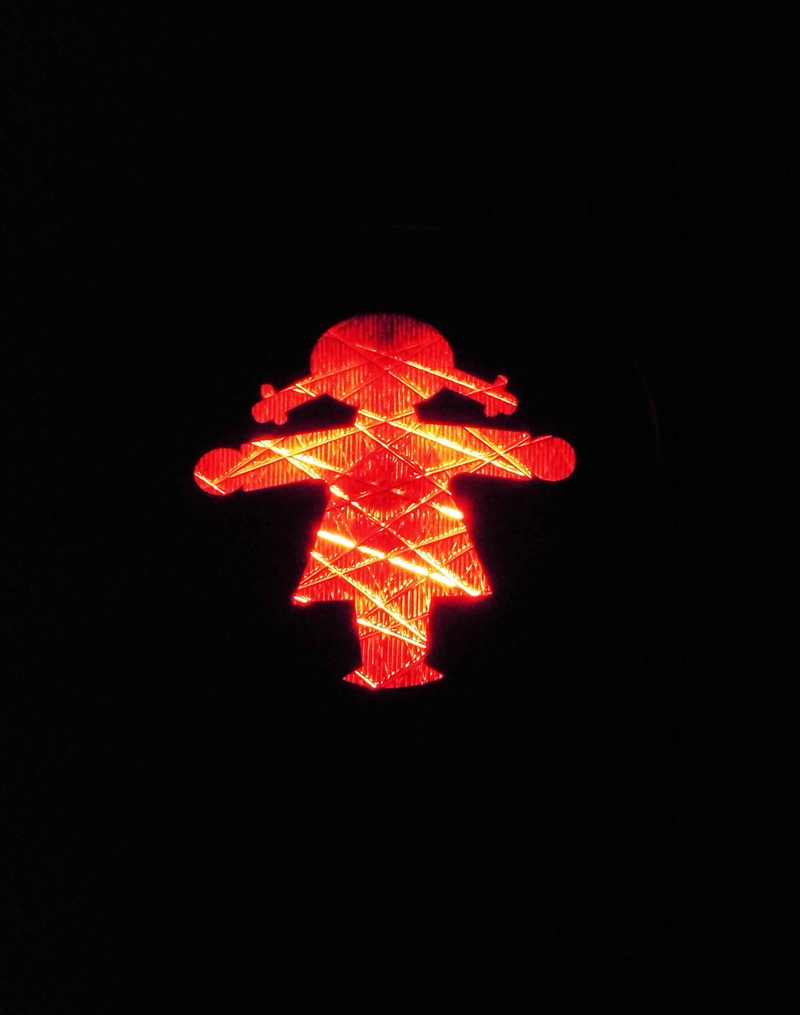 pedestrian crossing, light female, berlin, symbol, copy space, go, single object, eastern ampelmännchen, symbolism, light - natural phenomenon, black background