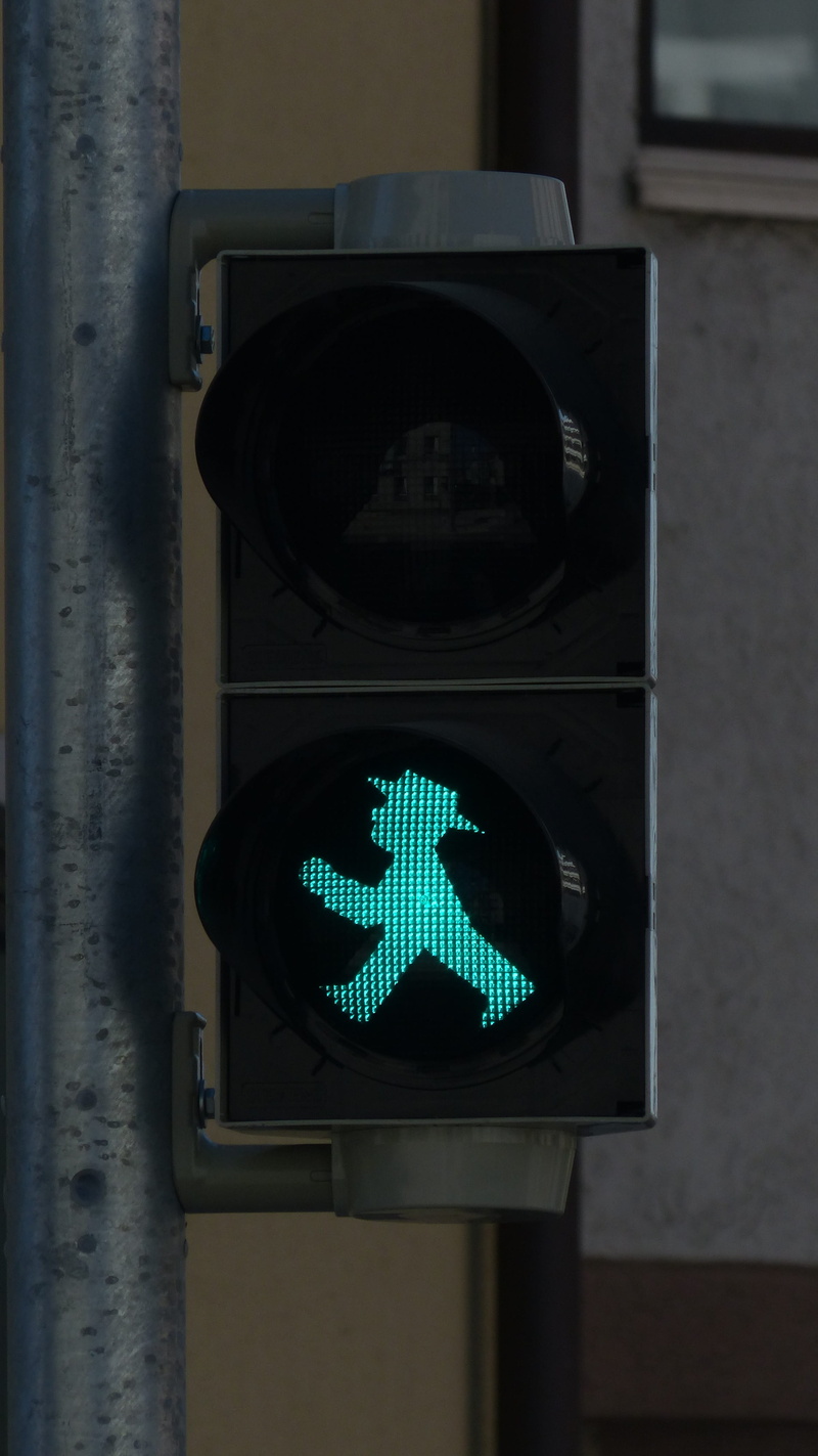 ddr, illuminated, light signal, signal lamp, sign, city, Little Green Man, close-up, lights, pedestrian, light, Traffic Lights, safety, green, outdoors