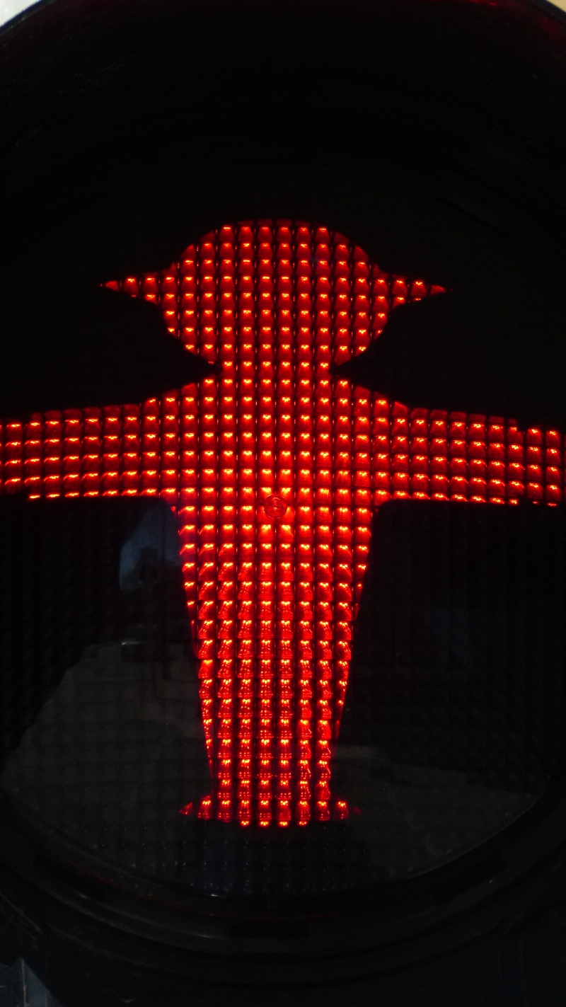 males, symbol, ossimännchen, symbolism, communication, 4K, traffic signal, black background, nature, close-up, pedestrian, ossi ampelmännchen, road, sign