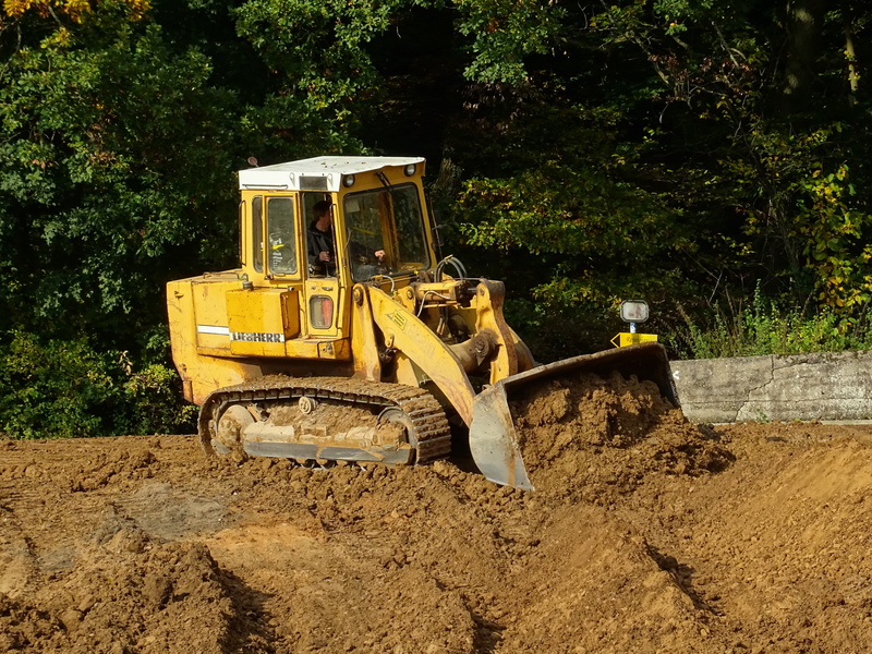 shovel, construction industry, site, earth mover, no people, bulldozer, growth, outdoors, day, construction machine, machinery, yellow, industry, mode of transportation