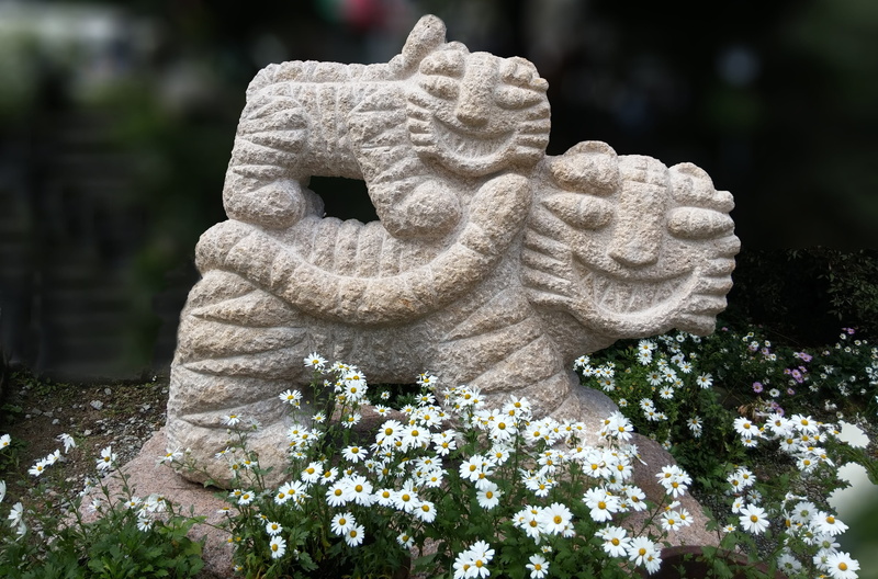 baby, 4K, nature, mom, stone material, human representation, close-up, flower, gujeolcho, representation, flowers, day, art and craft, solid, creativity