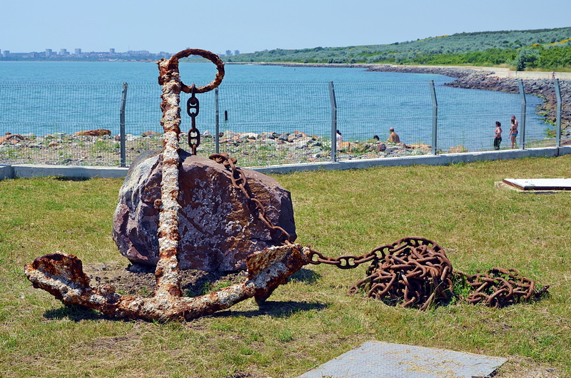 shelter, rusty, fishing industry, burgas, sky, sea, old, sunlight, anchor, metal, solid, grass, day, beach, land, sarafovo, water, chain, outdoors, no people