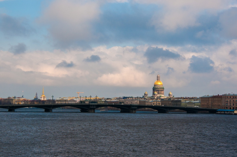 stroll, transportation, city, outdoors, bridge, shelter, the lieutenant schmidt bridge, beach, water, the transportation system, temple, river bank, river