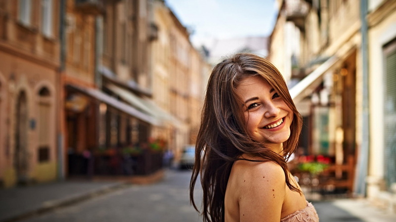 street, outdoors, emotion, brown hair, beautiful people, beauty, portrait, model, hairstyle, positive emotion, cute, happiness, toothy smile, smiling, girls