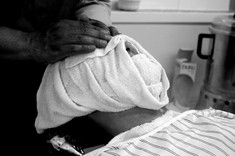 home, laundry, human Hand, grooming, bed, holding, barber shop, real people, man, midsection, women, hairdresser, 5K, adult, client, relaxation, male