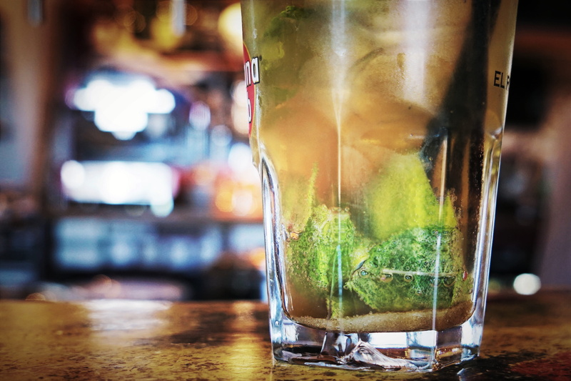 cafe, bar Counter, bar - Drink Establishment, cocktail, food, no People, freshness, leaf, food/Drink, cold temperature, pub, alcohol, transparent, Closeup