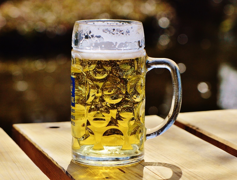 glass, beer drinking, beer - alcohol, bavaria, drinking glass, drink, focus on foreground, alcohol, close-up, munich, clear, freshness, beer glass, thirst quencher